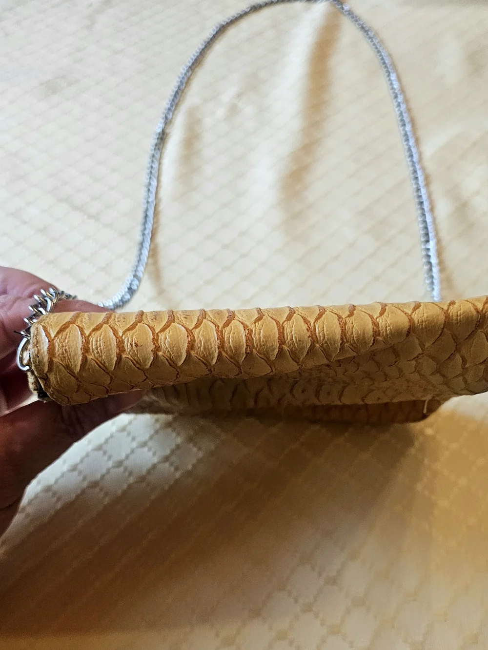 Source Unknown Yellow Textured Crossbody with Silver Chain - Picture 5 of 14